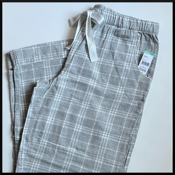 NWT! SLEEPWEAR Gray and White Plaid Flannel Pajamas (Sz. L) Super Soft! - Picture 1 of 2